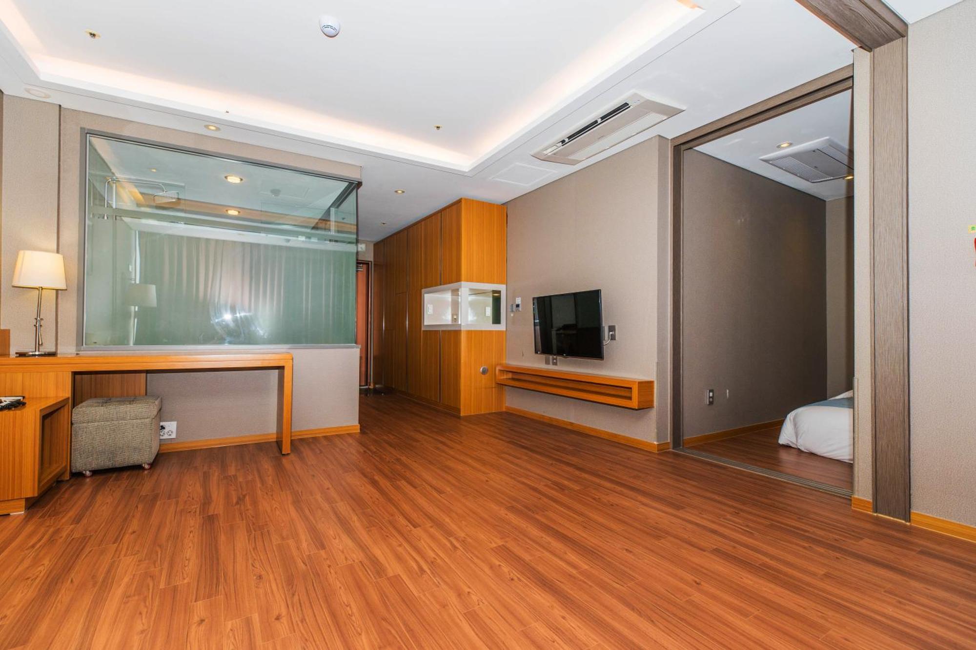 בוריאונג Hotel Solaire מראה חיצוני תמונה