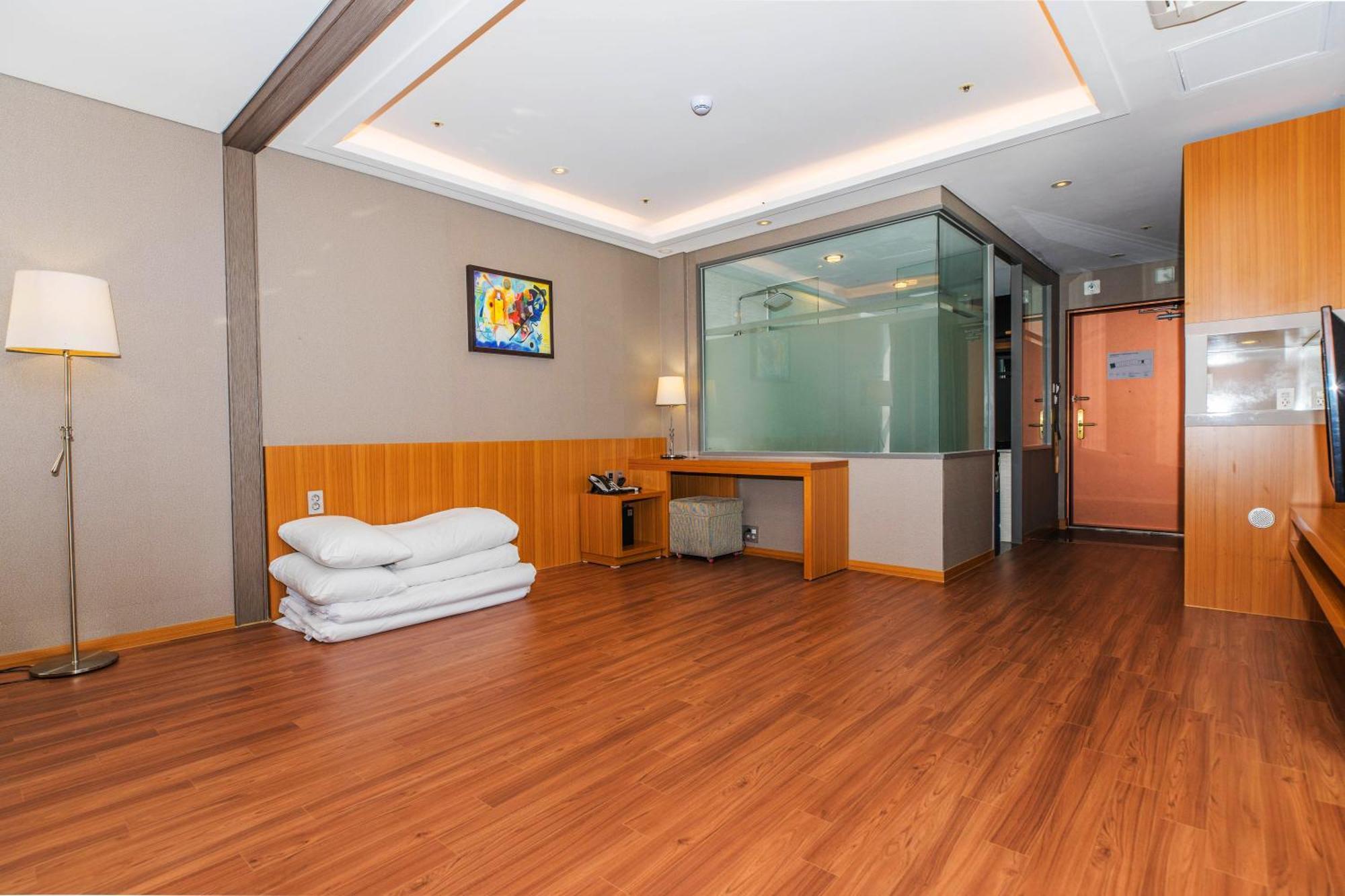 בוריאונג Hotel Solaire מראה חיצוני תמונה